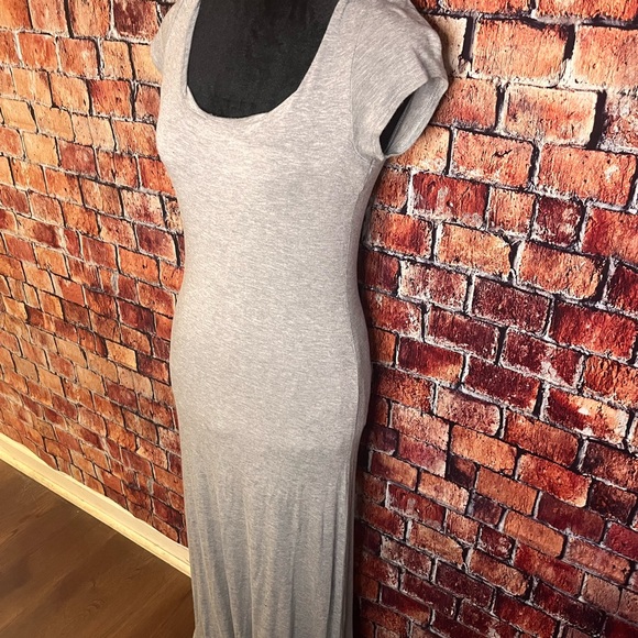 Women’s Dress - Picture 3 of 9